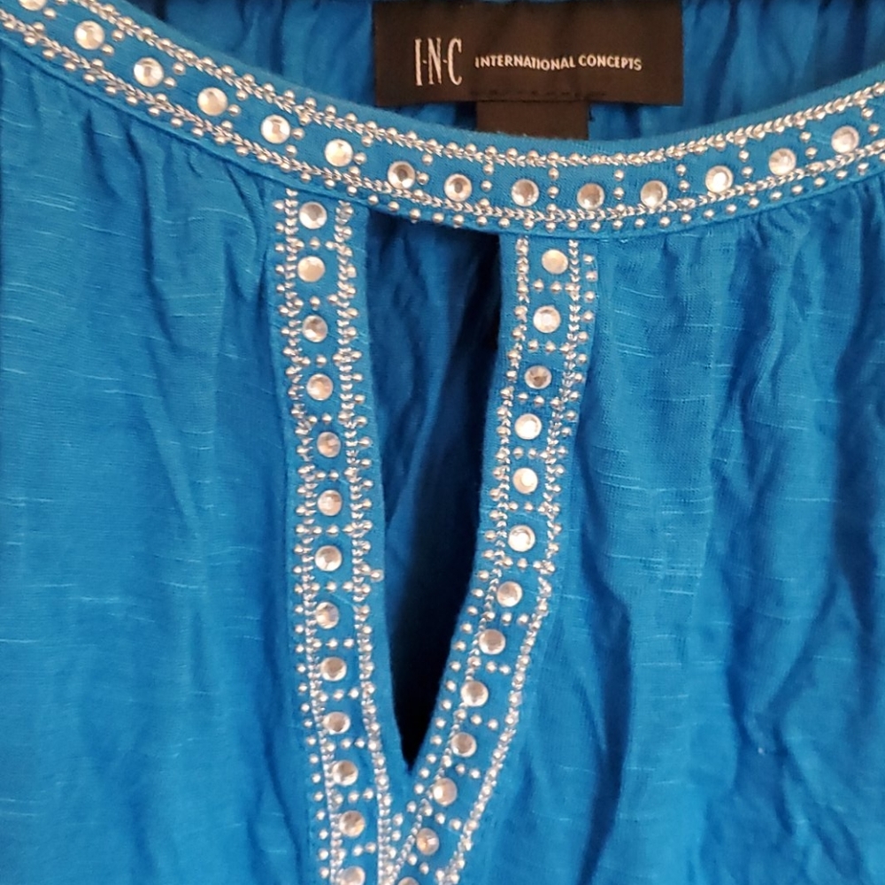 Blouse - Picture 2 of 3
